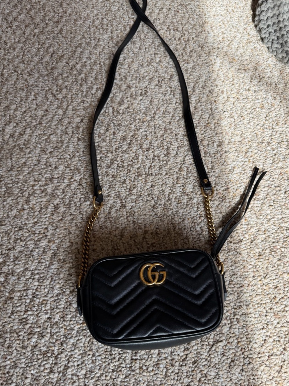 Gucci Small Leather Shoulder Bag color Black